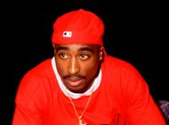 Tupac shakur at the 1994 Source Awards (Image via Getty)